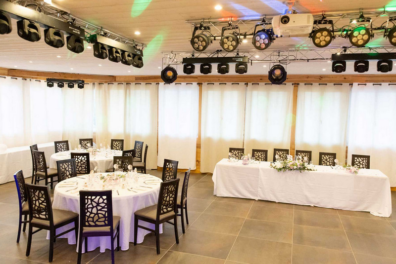 réception mariage aveyron domaine décoration élégante invités